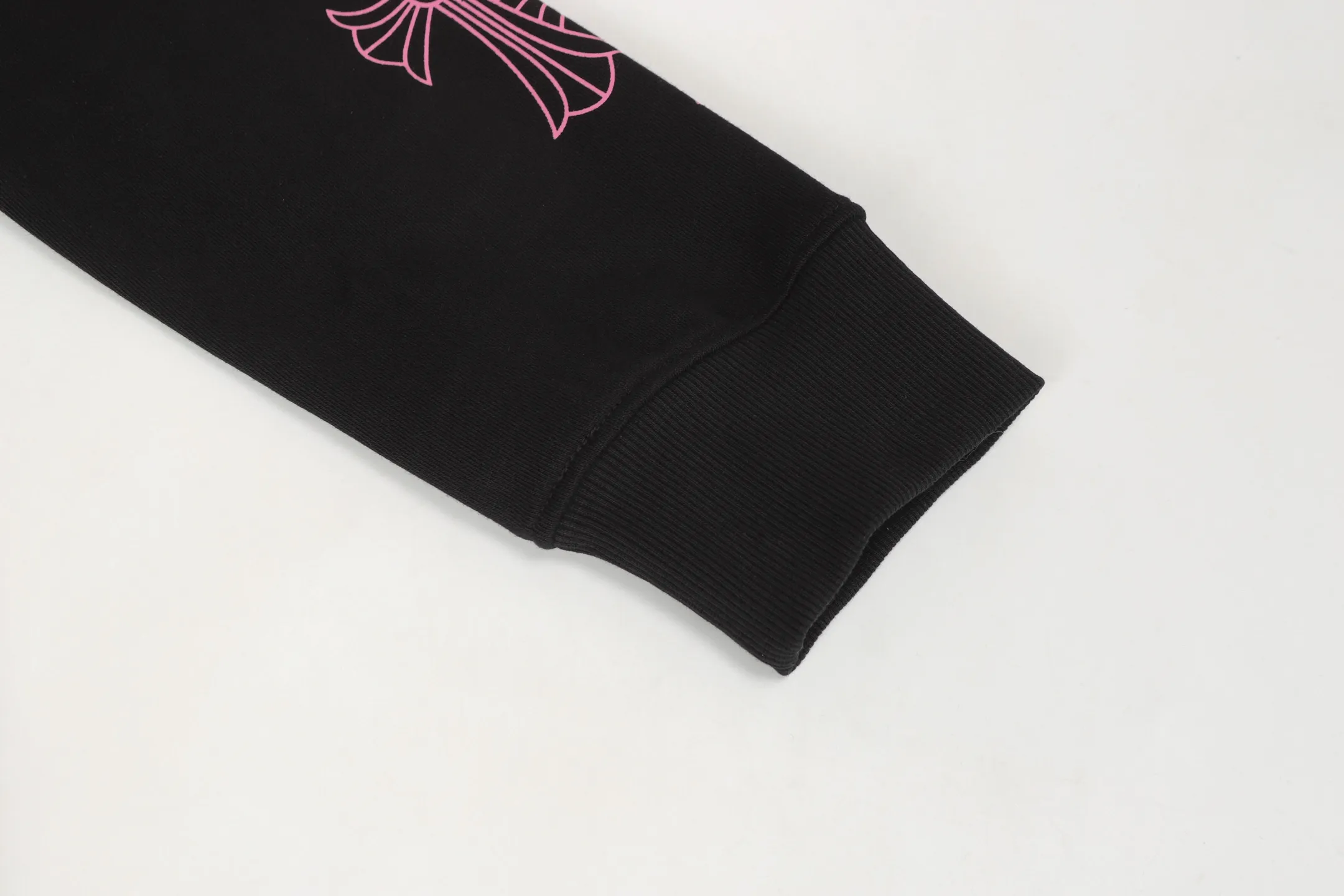 P260 Cross-border model, please do not place an order if you are pursuing quality - Chrome Hearts/Chrome Hearts 25ss Women's Bikini👙Zip Sweater Cardigan Jacket -High weight, high density and high quality. The wool is soft, delicate and skin-friendly. It feels soft and silky. It has excellent warmth and skin-friendly properties. -Customized weaving and dyeing, no color difference. No matter the fabric or workmanship details, it beats the ordinary version on the market. -The hardware and zipper accessories are all customized and full of details. -Colour: Black -Size: S M L XL